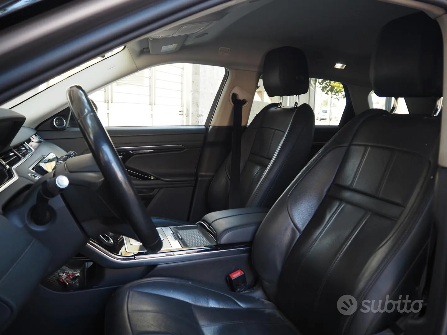 Land Rover Range Rover Evoque 2023 photo 5