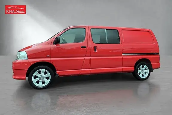 Toyota Hiace 2011 photo 3