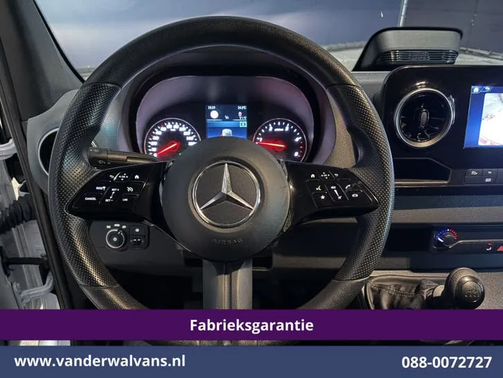 Mercedes-Benz Sprinter 2024 photo 3
