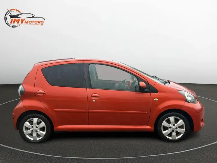 Toyota Aygo 2012 photo 3