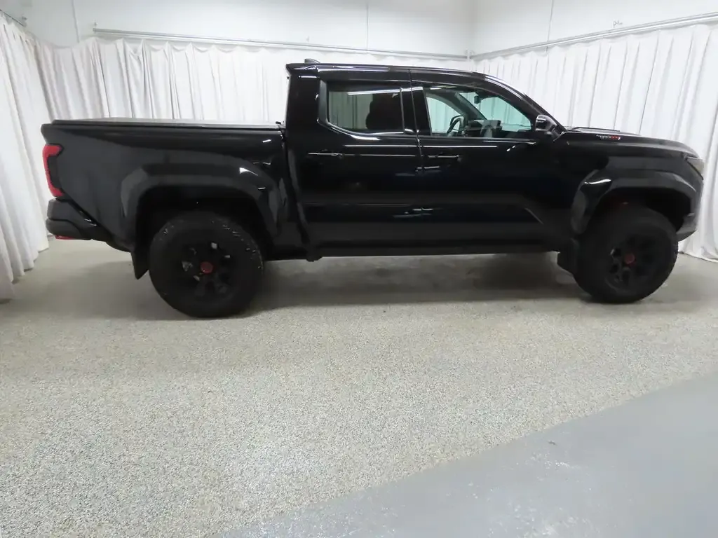 Toyota Tacoma 2026 photo 2