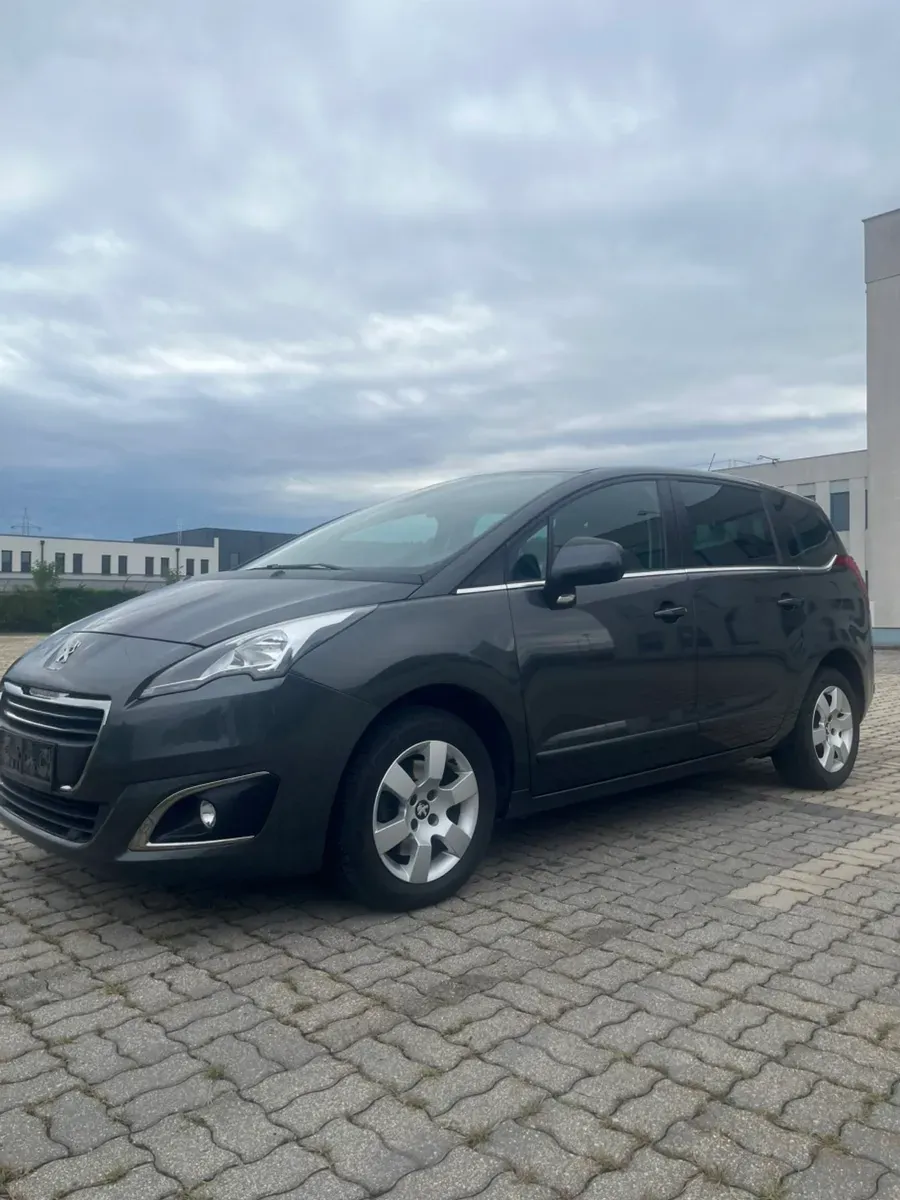 Peugeot 5008 2016 photo 3