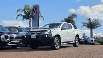 Mitsubishi Triton 2023 photo 2