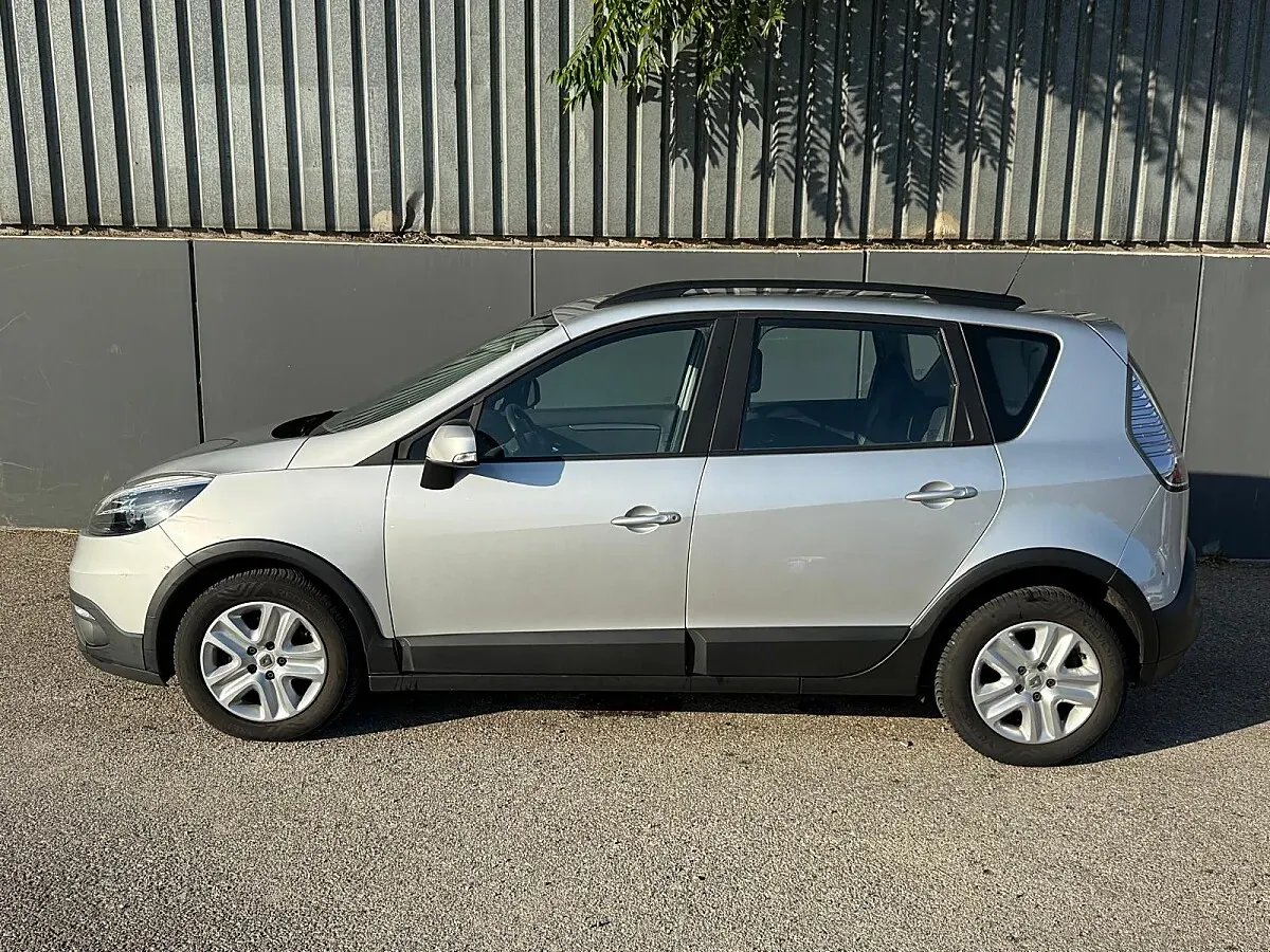 Renault Scenic 2013 photo 2
