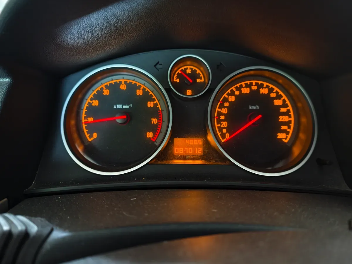 Opel Astra 2008 photo 2