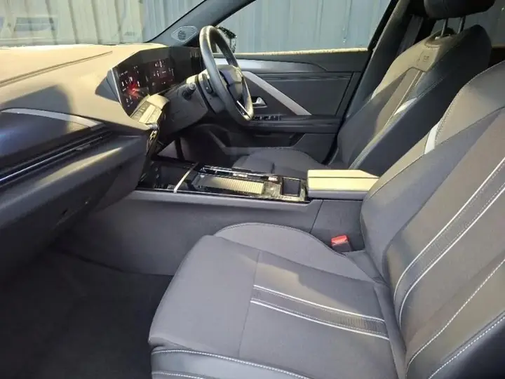 Vauxhall Astra 2025 photo 5