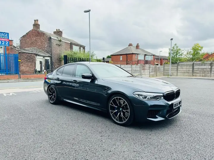 BMW M5 2018 photo 2