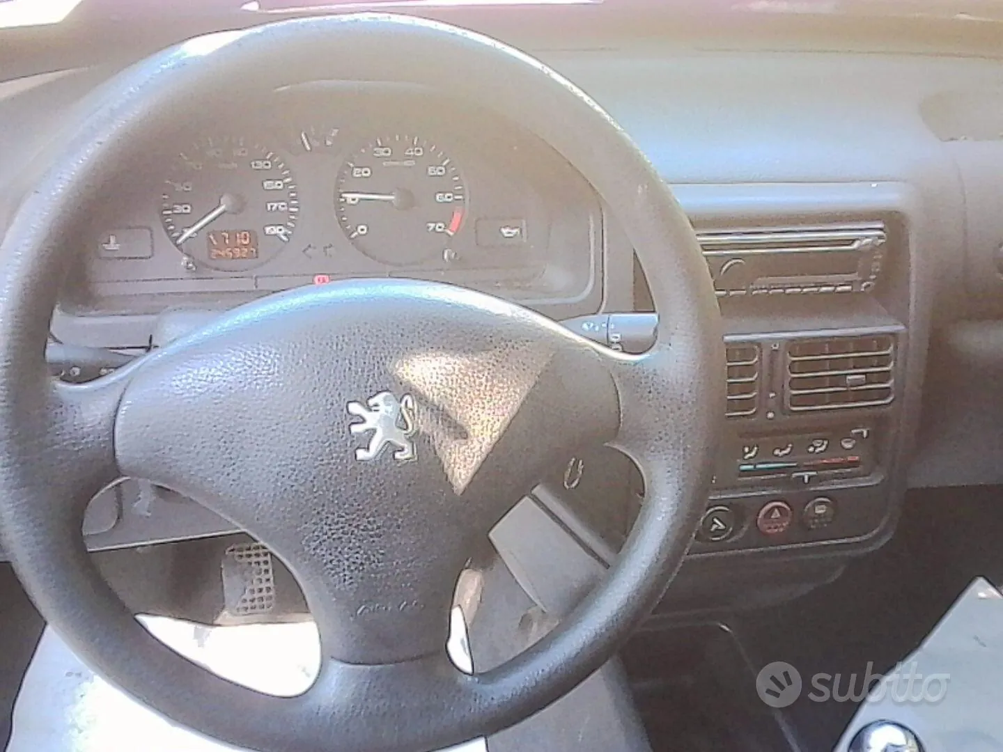 Peugeot 106 2000 photo 5