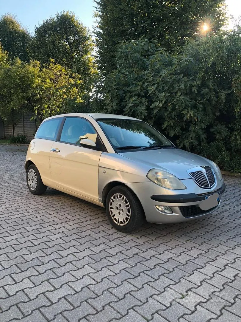 Lancia Ypsilon
