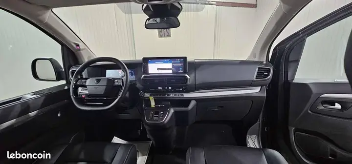 Peugeot Traveller 2026 photo 2