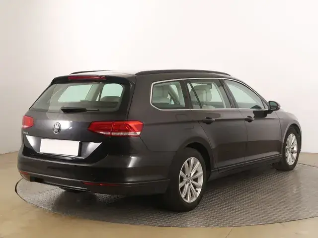 Volkswagen Passat Variant 2018 photo 4