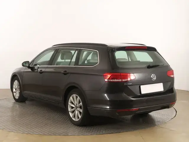 Volkswagen Passat Variant 2018 photo 3