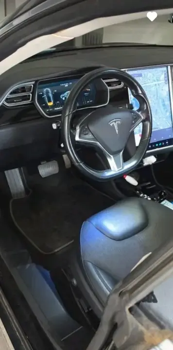 Tesla Model S 2014 photo 2