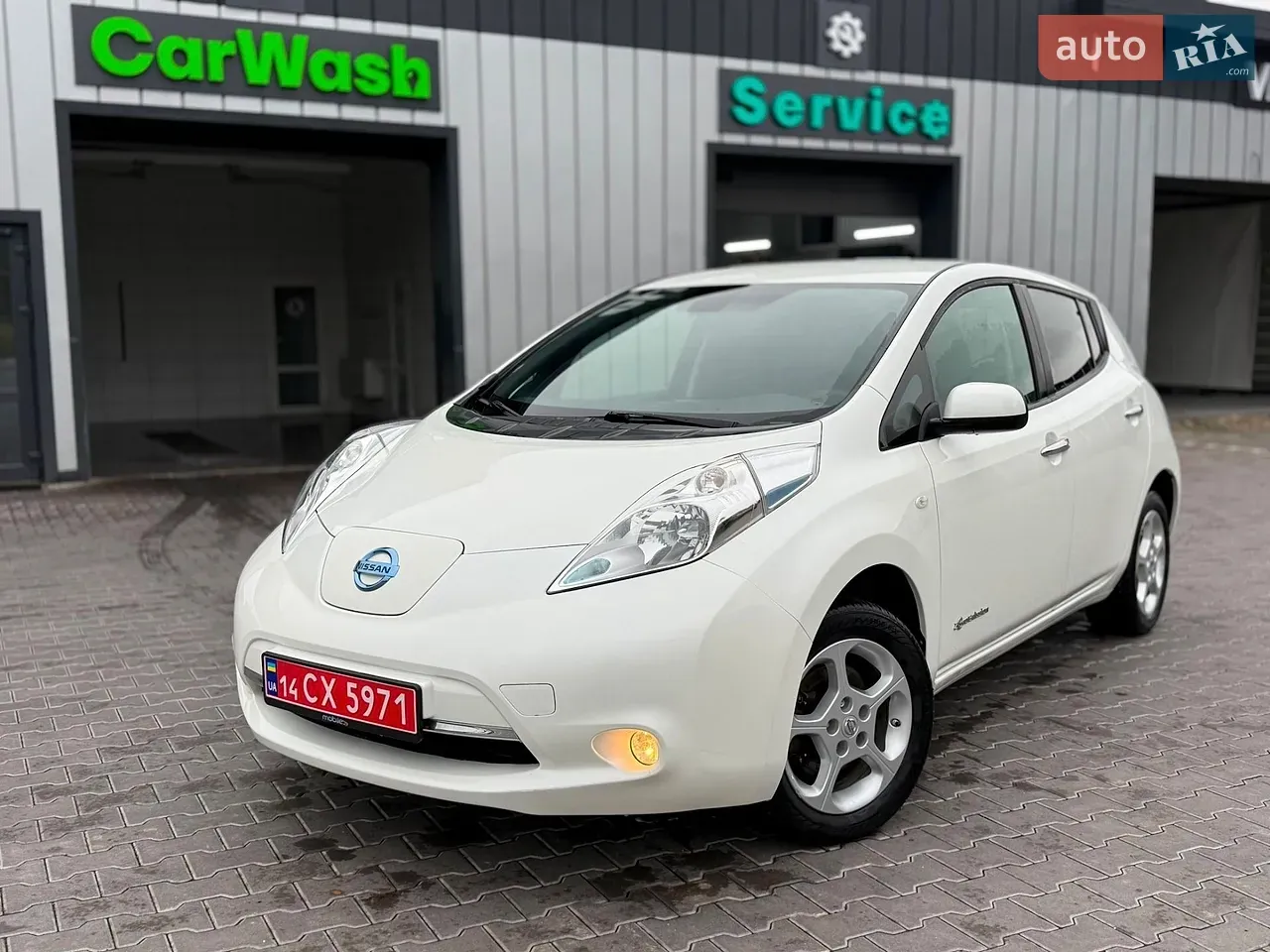 Nissan Leaf 2014 photo 2