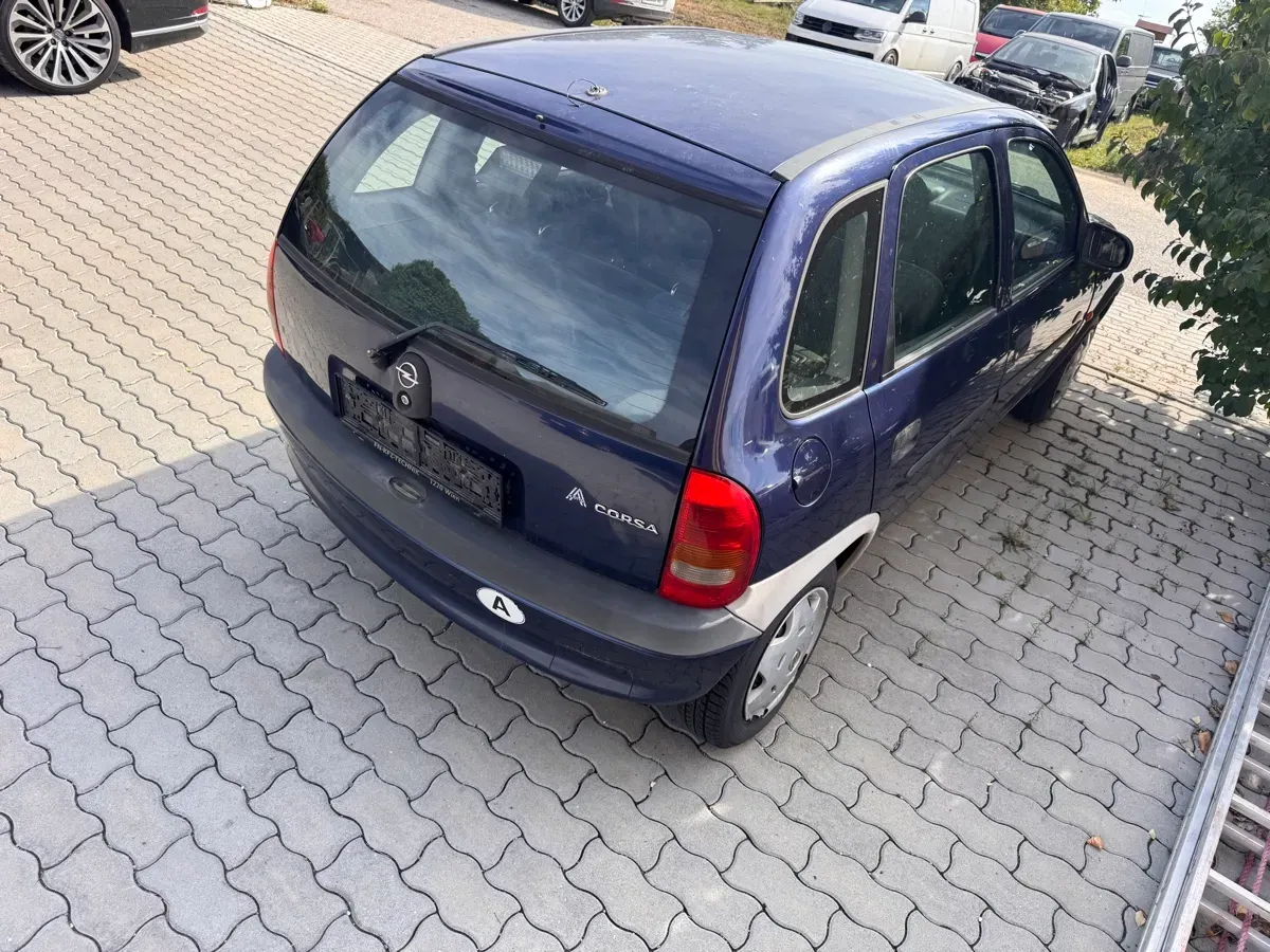 Opel Corsa 1997 photo 2