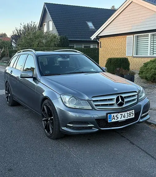 Mercedes-Benz C200 2013 photo 2