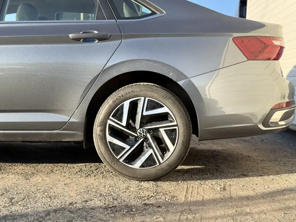 Volkswagen Jetta 2024 photo 4