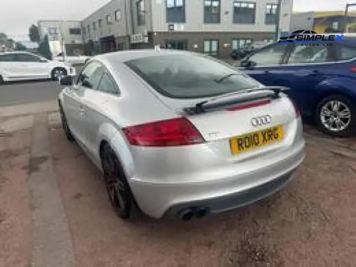 Audi Tt 2010 photo 4