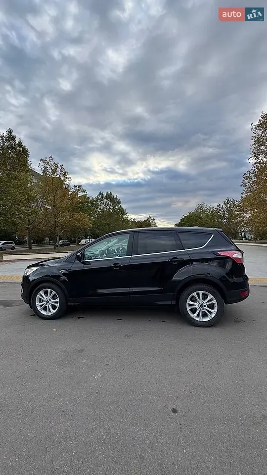 Ford Escape 2017 photo 2
