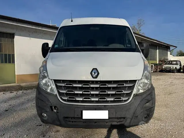Renault Master 2012 photo 2