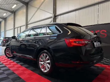 Skoda Superb 2021 photo 2