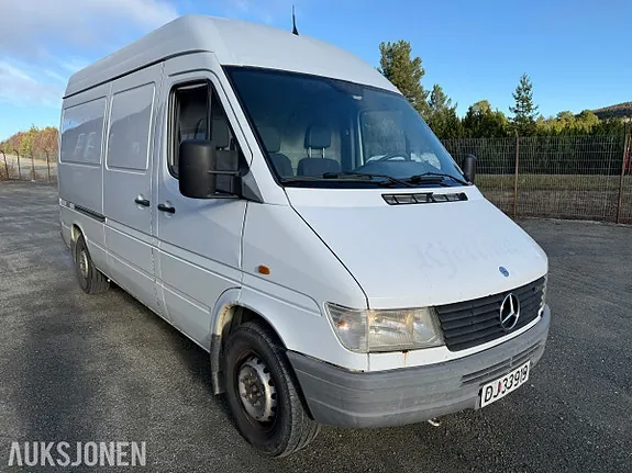 Mercedes-Benz Sprinter 2001 photo 2