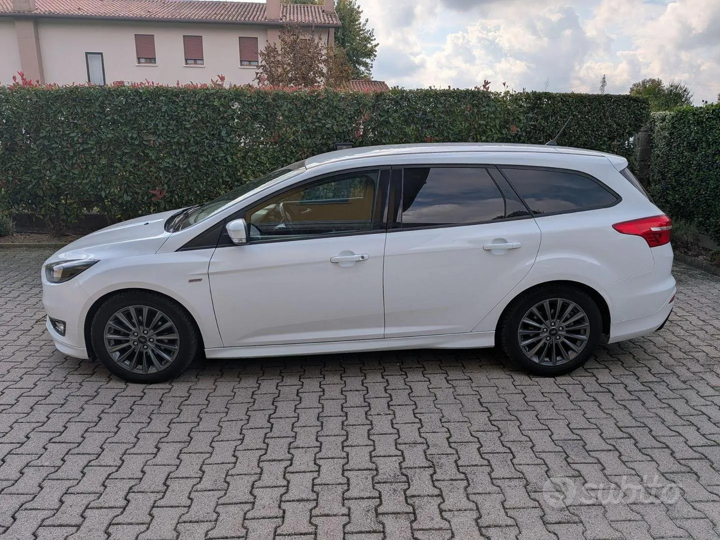 Ford Focus 2018 photo 2