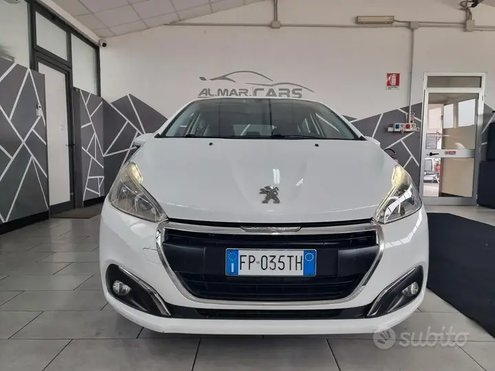 Peugeot 208 2018 photo 2