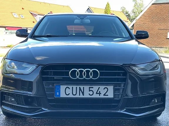 Audi A4 2015 photo 2