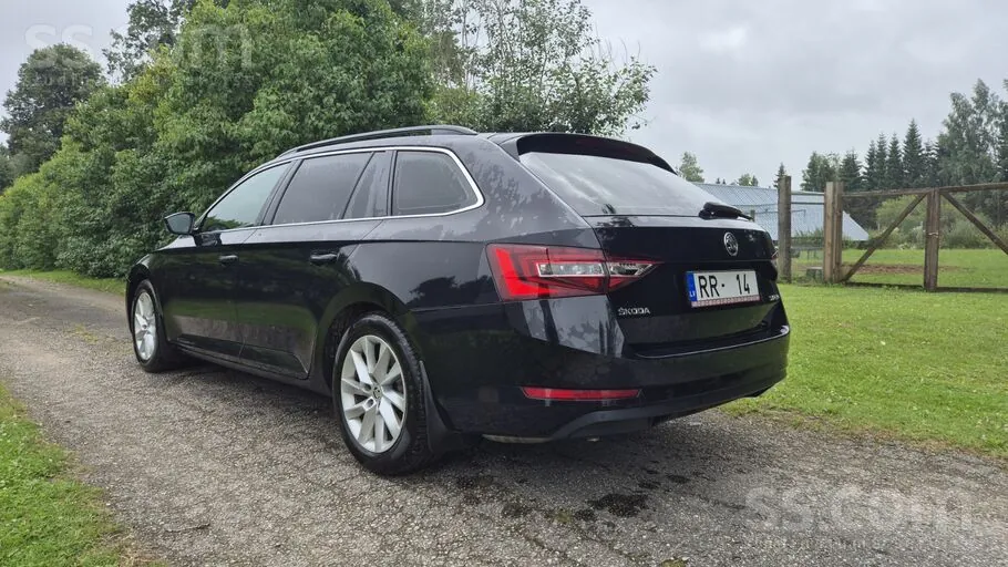 Skoda Superb 2019 photo 5