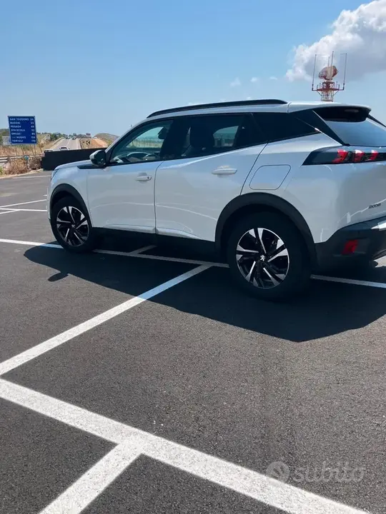Peugeot 2008 2020 photo 3