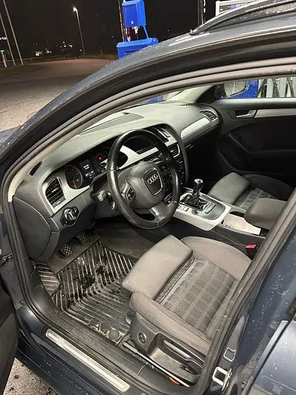 Audi A4 2011 photo 5