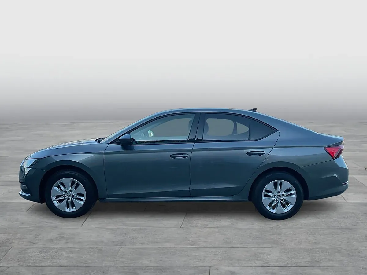 Skoda Octavia 2023 photo 2