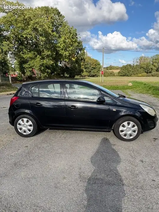 Opel Corsa 2012 photo 2