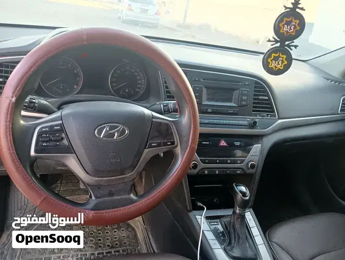 Hyundai Elantra 2017 photo 3