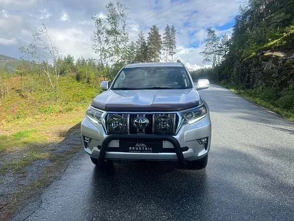 Toyota Land Cruiser 2017 photo 3