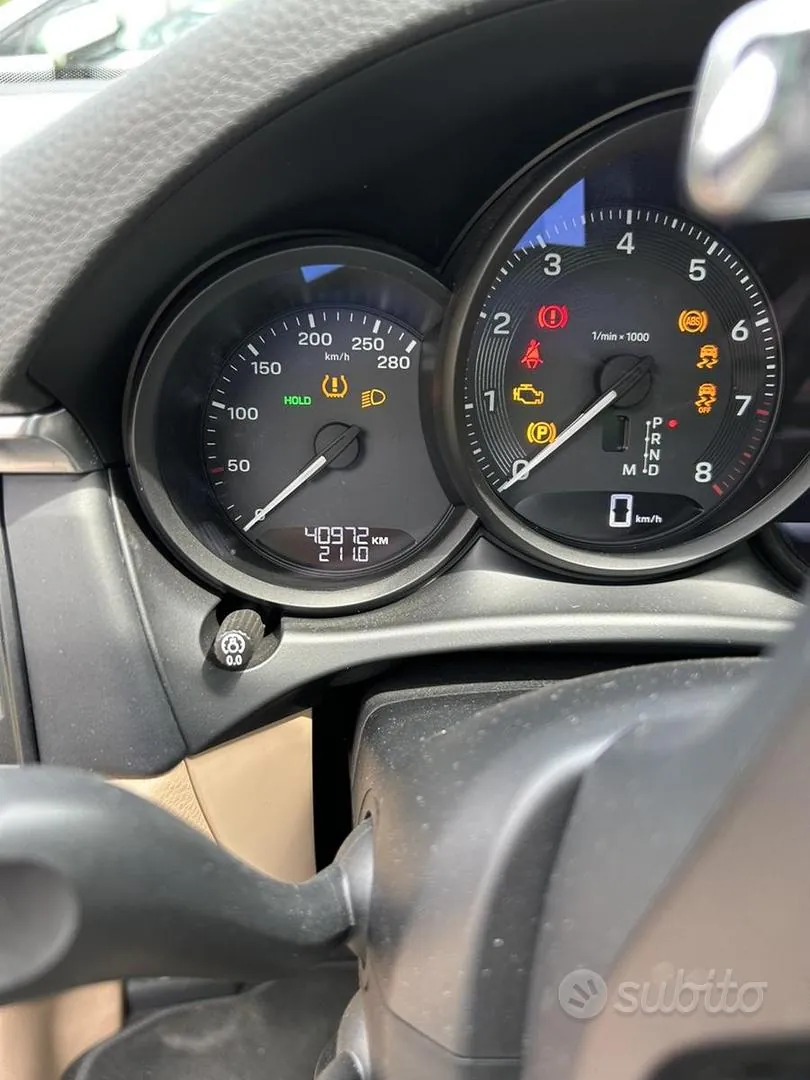 Porsche Macan 2022 photo 2