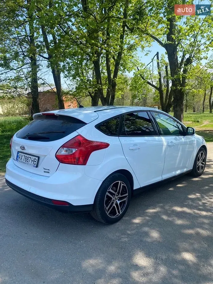Ford Focus 2013 photo 2