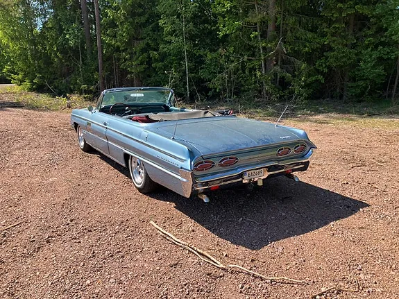 Oldsmobile Ninety-Eight 1962 photo 4