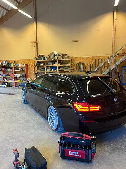 BMW 530D 2011 photo 2
