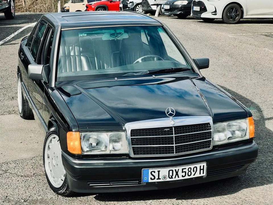 Mercedes-Benz 190 E