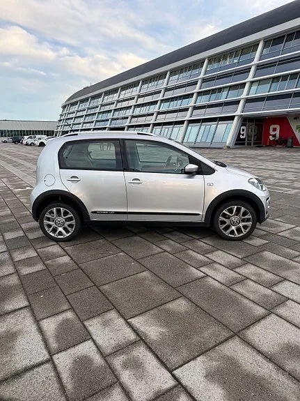 Volkswagen Up 2014 photo 4
