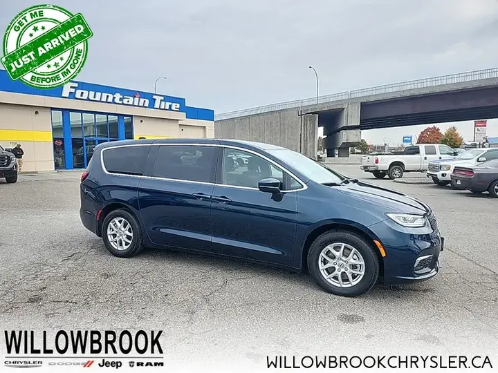 Chrysler Pacifica 2023 photo 5