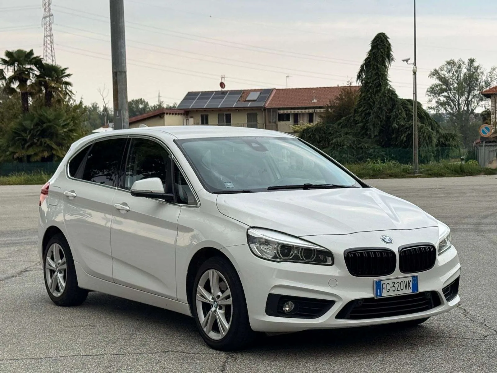 BMW 218D Active Tourer 2017 photo 3