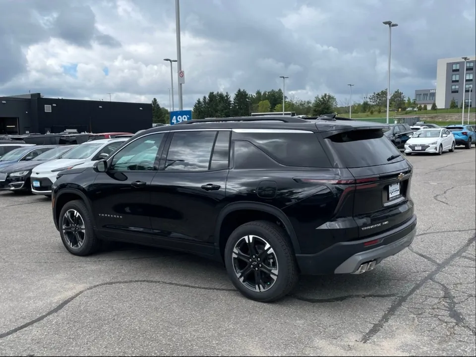 Chevrolet Traverse 2027 photo 3