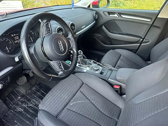 Audi E-Tron 2016 photo 4