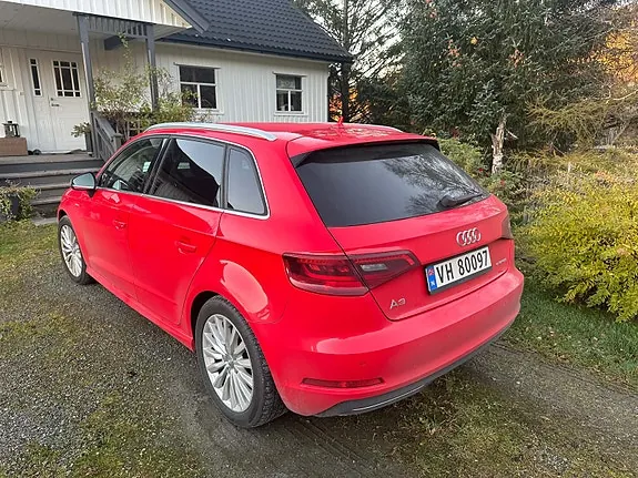 Audi E-Tron 2016 photo 2