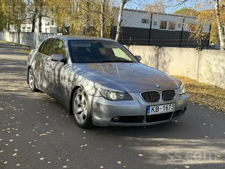 BMW 530 2004 photo 2