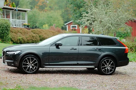 Volvo V90 Cross Country