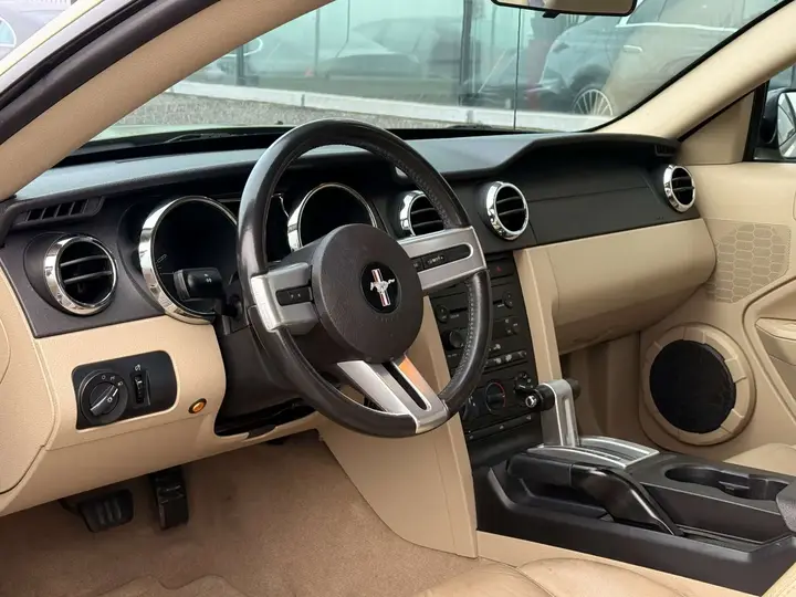 Ford Mustang 2005 photo 2
